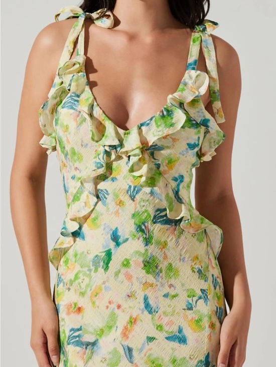 Astr Dresses & Skirts - Astr Floral Tie-Shoulder Midi Dress